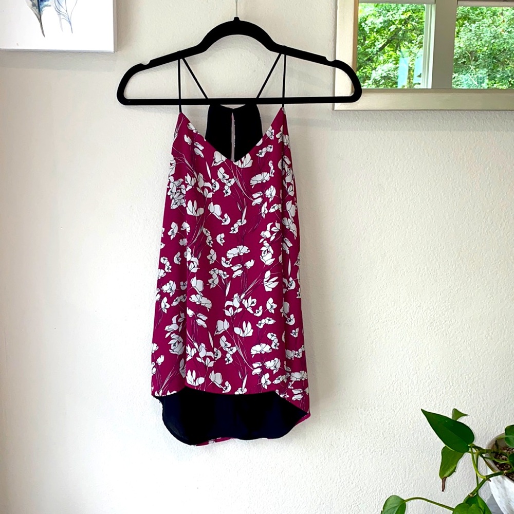 Flowing, reversible top